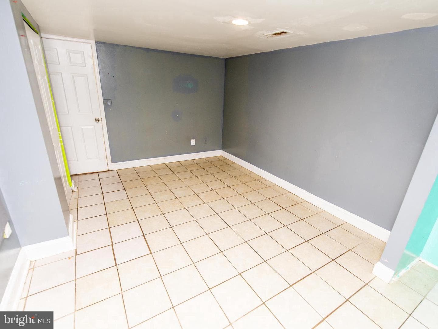 12124 Livingston Street photo 33