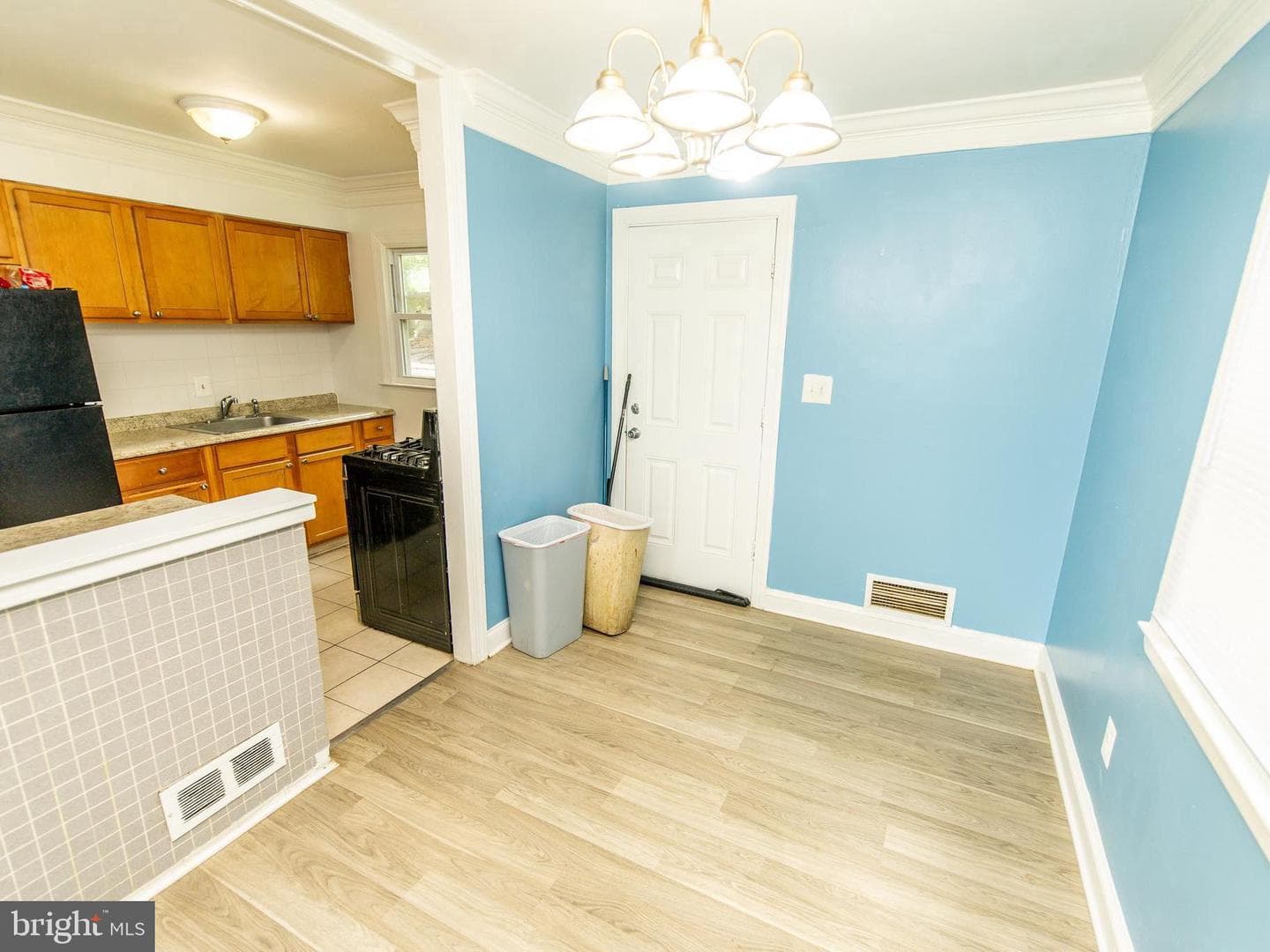 12124 Livingston Street photo 9