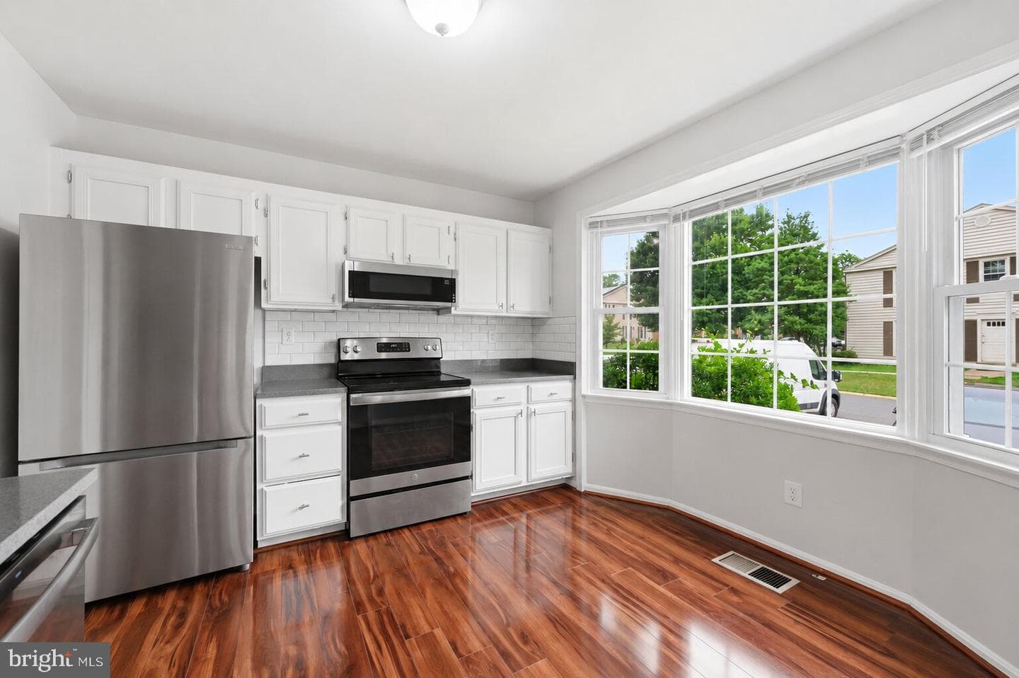9367 Bremerton photo 4