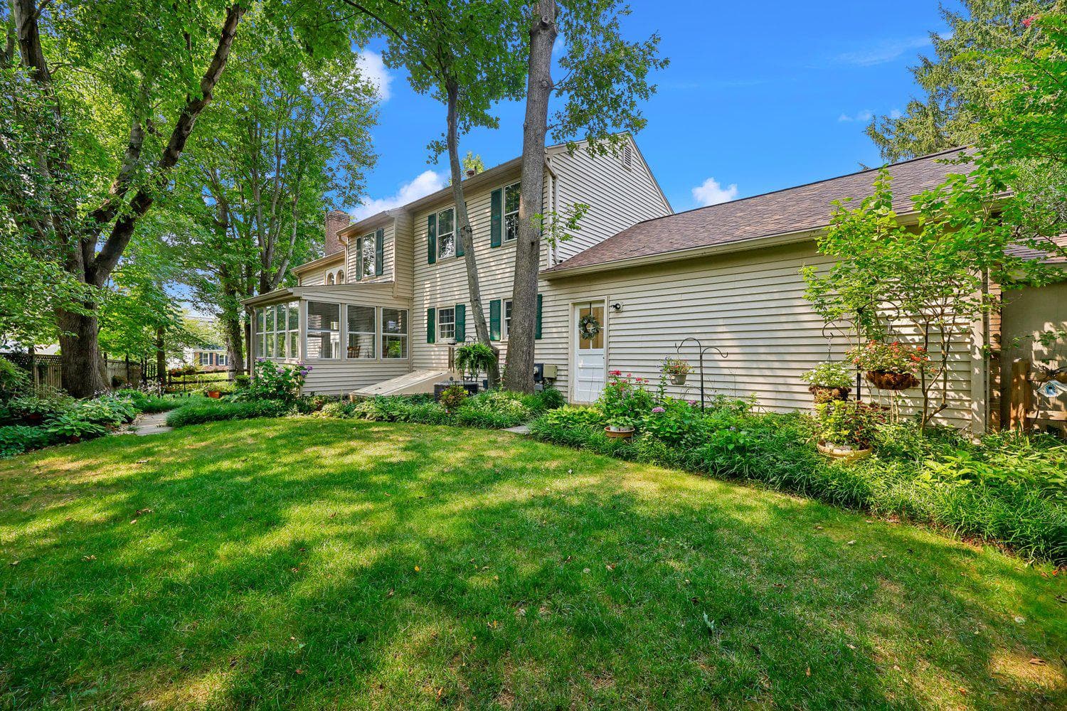 17016 George Washington Drive photo 8