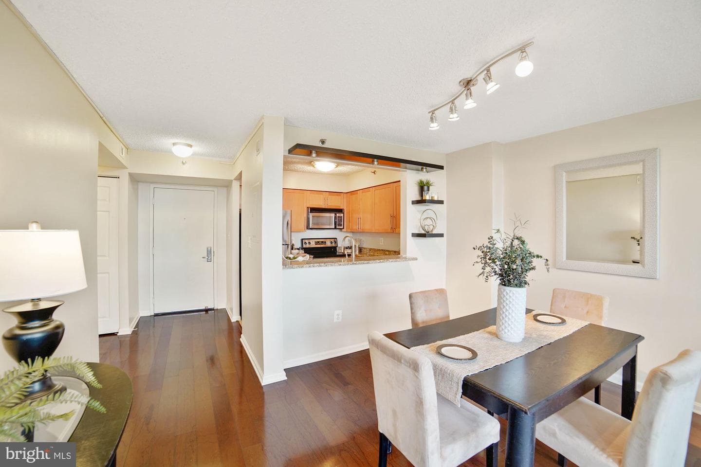 10101 Grosvenor Place #1818 photo 7