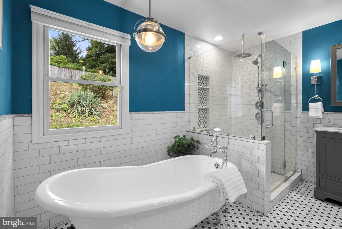 822 Loxford Terrace photo 28