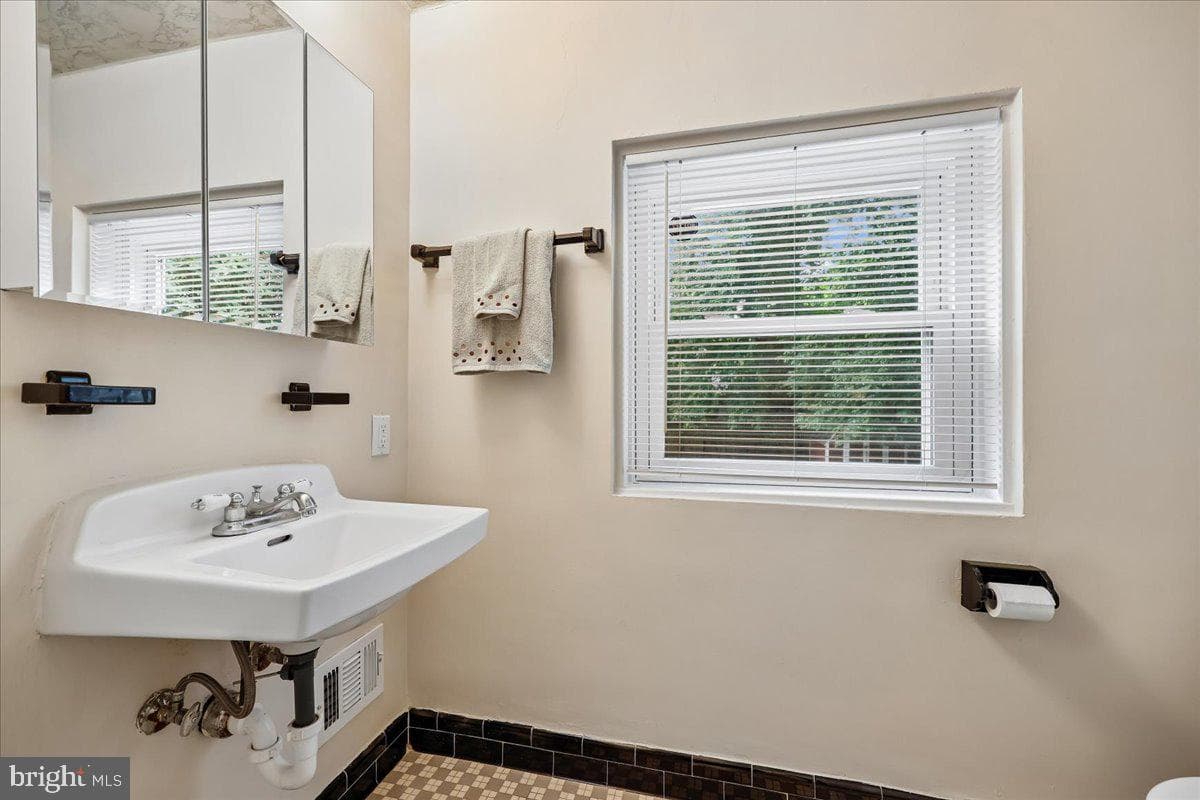 3920 Weller Road photo 28