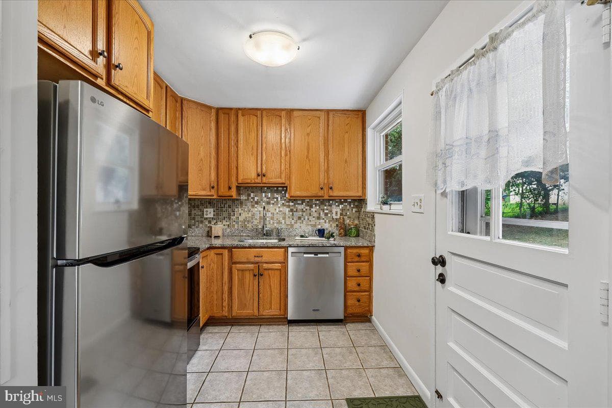 3920 Weller Road photo 4