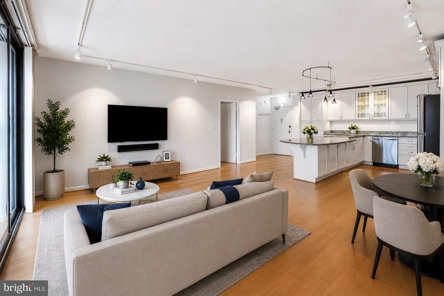 4242 East West Highway #514, Chevy Chase