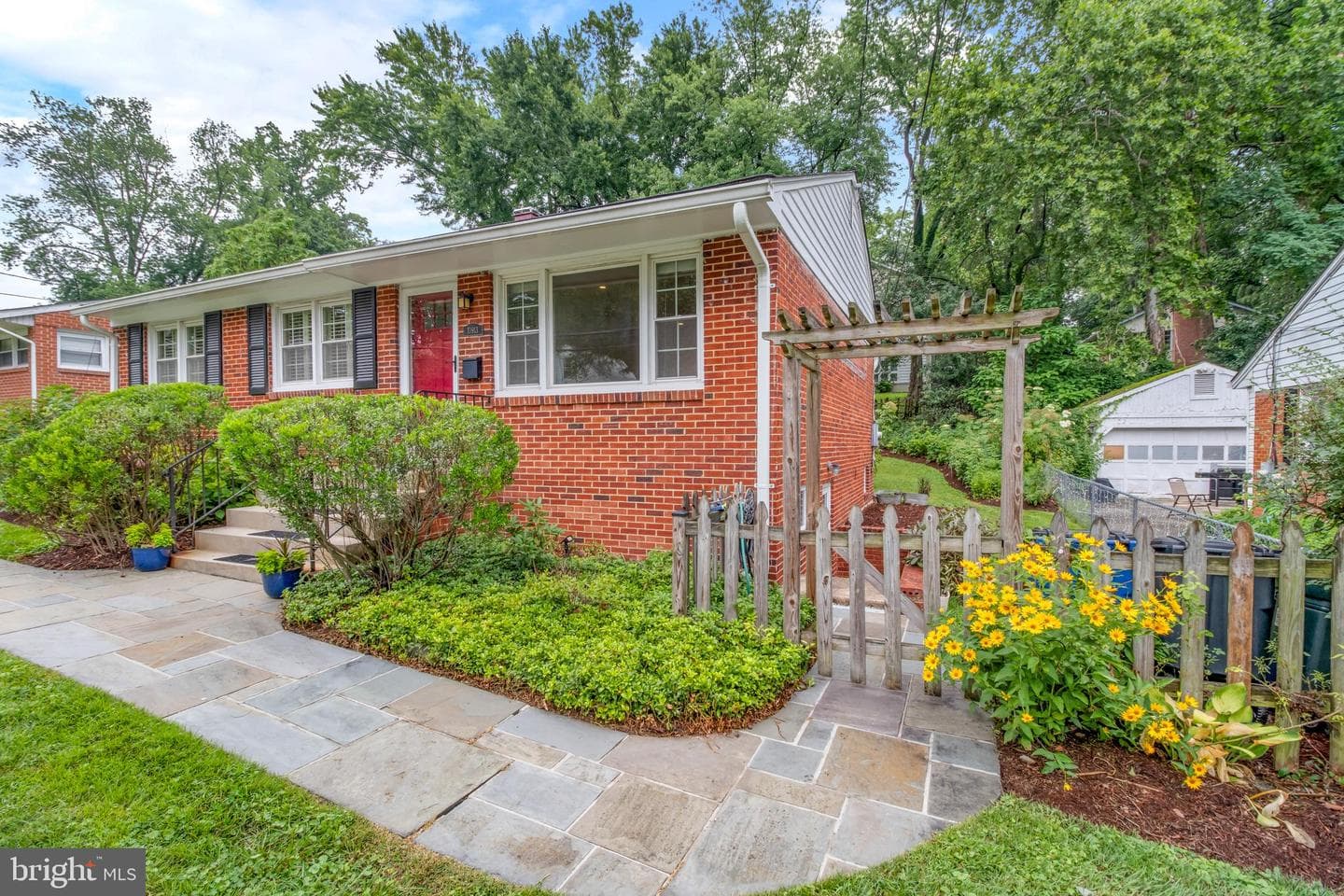 10913 Drumm Avenue photo 3