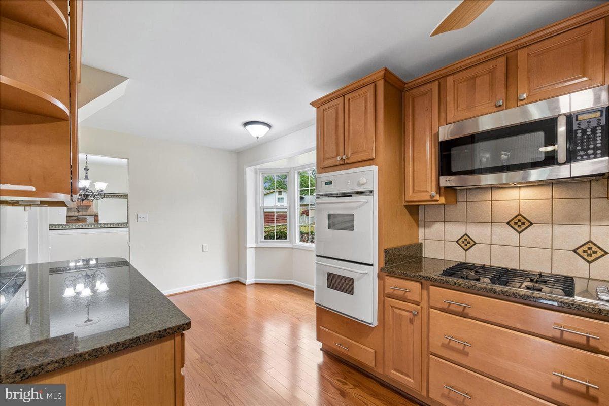 11315 Gainsborough Road photo 19