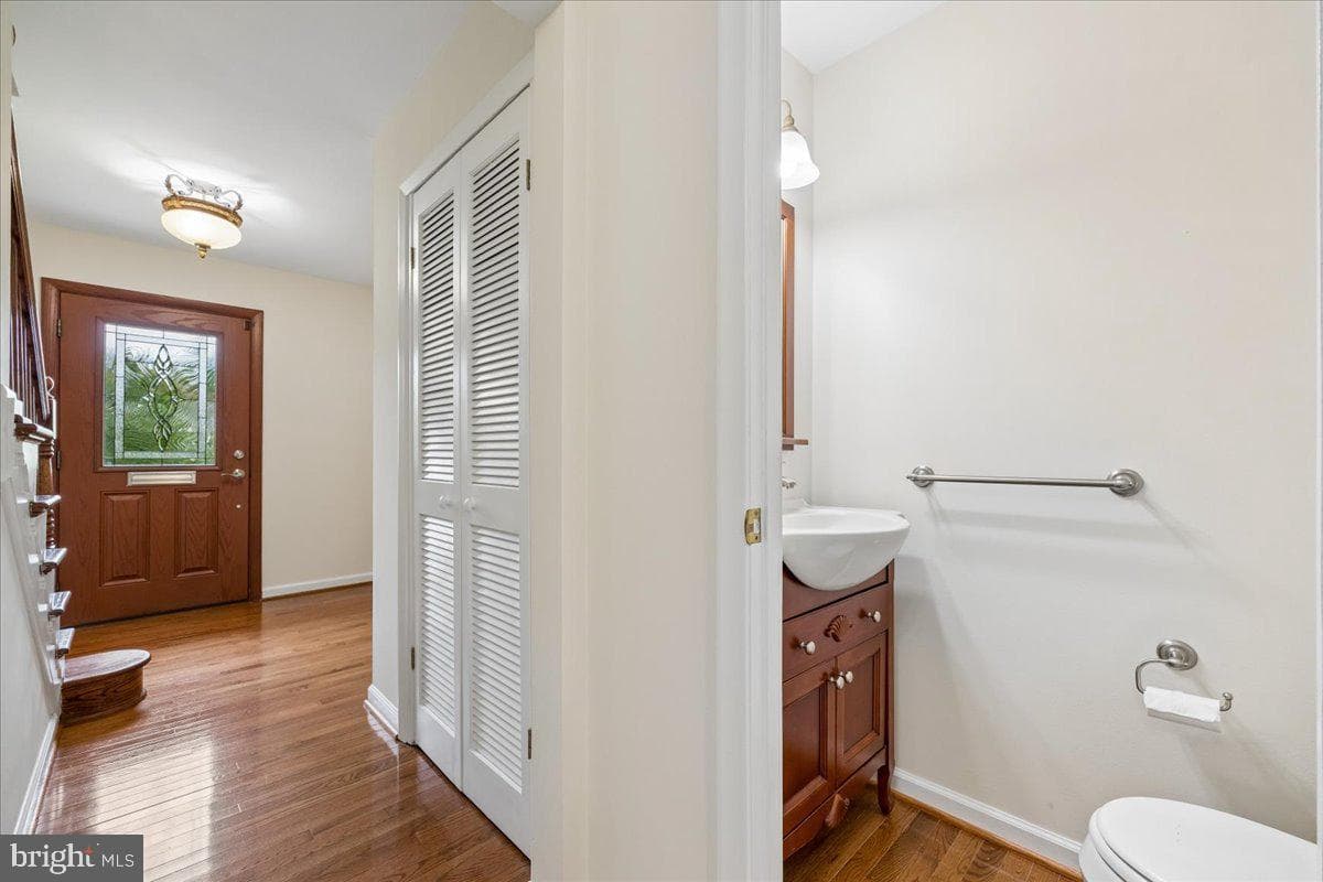 11315 Gainsborough Road photo 24