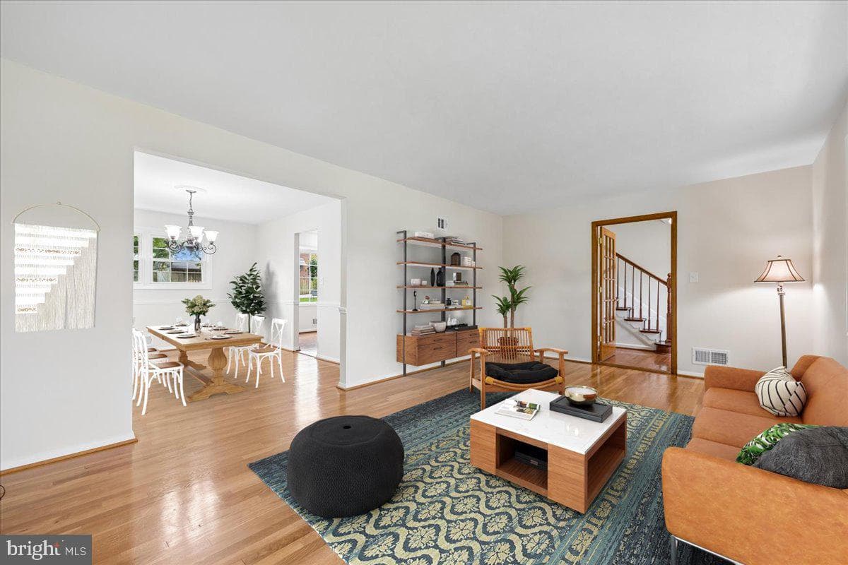 11315 Gainsborough Road photo 3