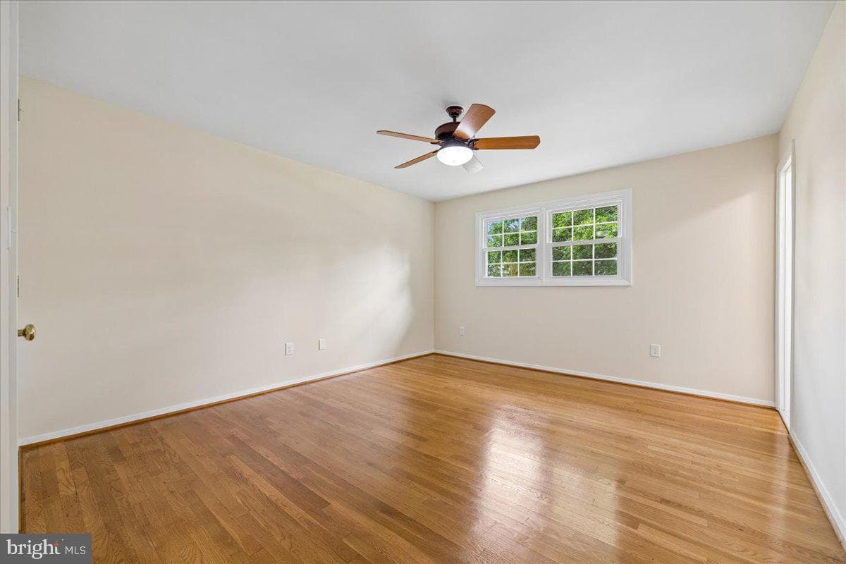 11315 Gainsborough Road photo 30