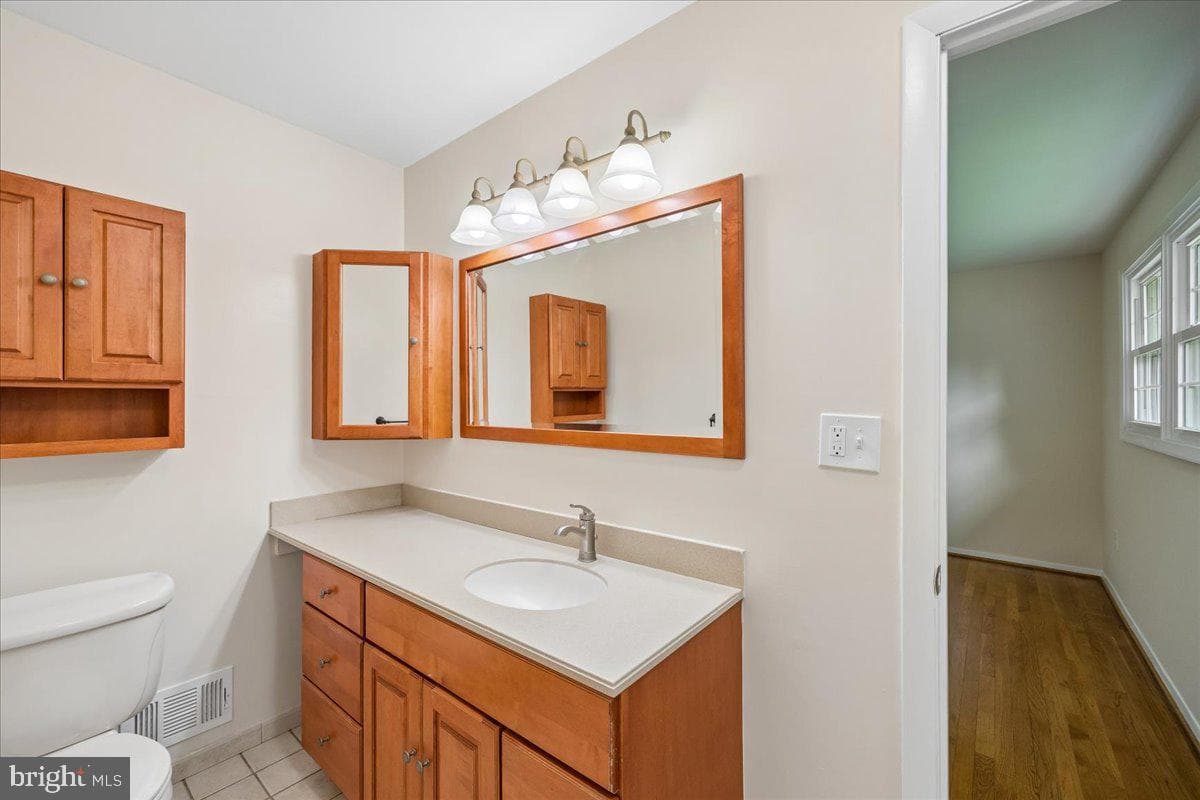 11315 Gainsborough Road photo 34