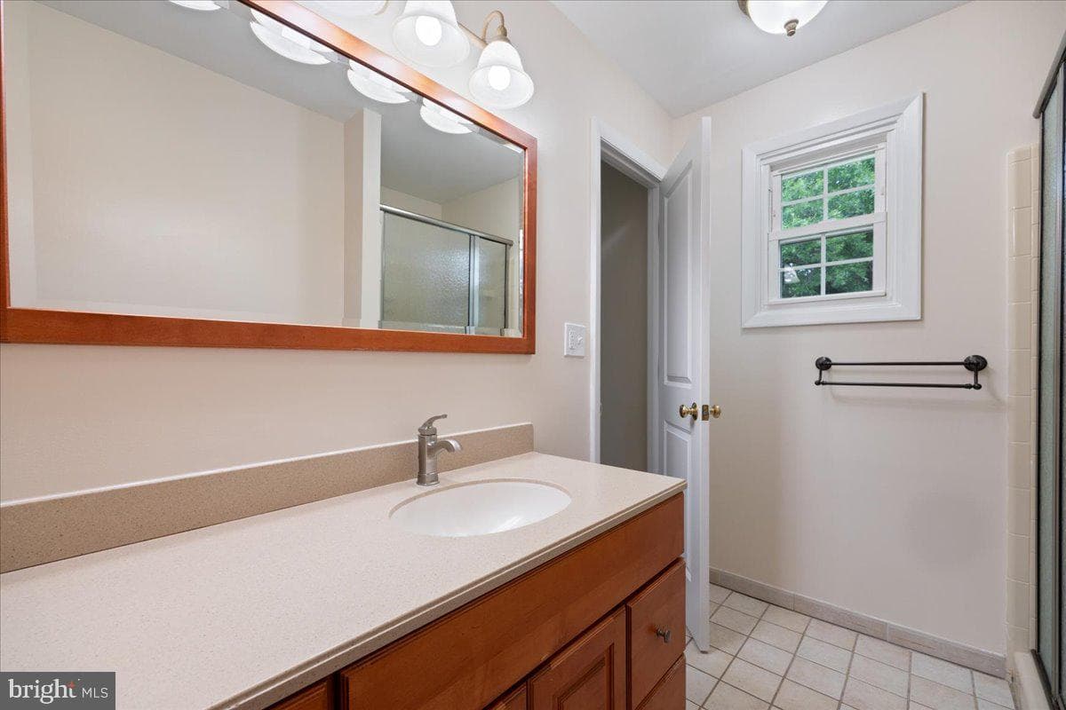 11315 Gainsborough Road photo 35