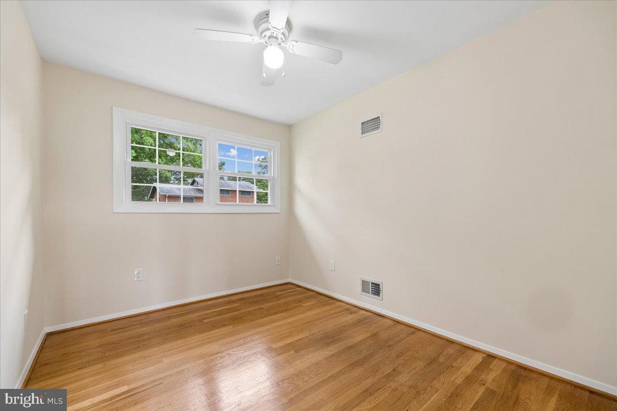 11315 Gainsborough Road photo 38