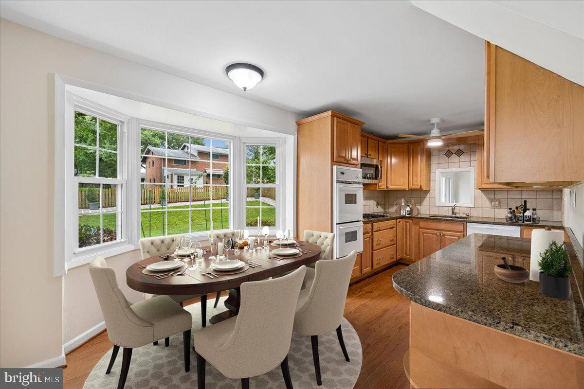 11315 Gainsborough Road photo 4