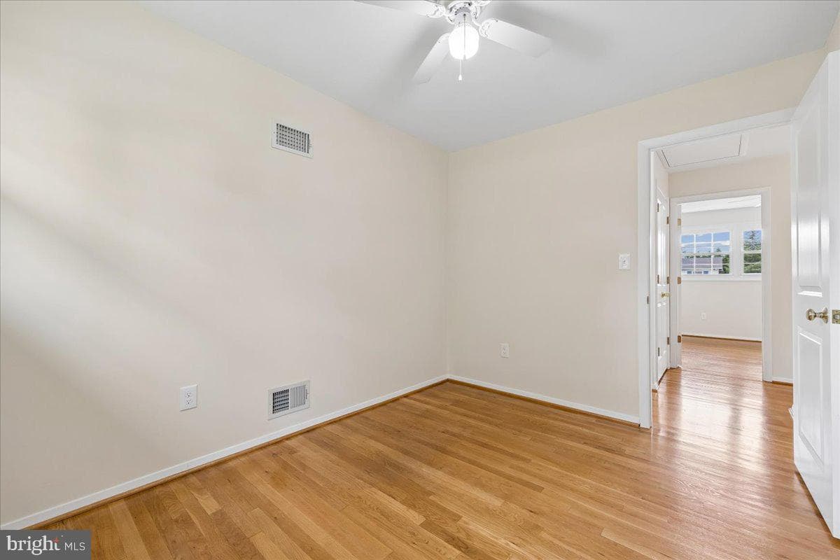 11315 Gainsborough Road photo 40