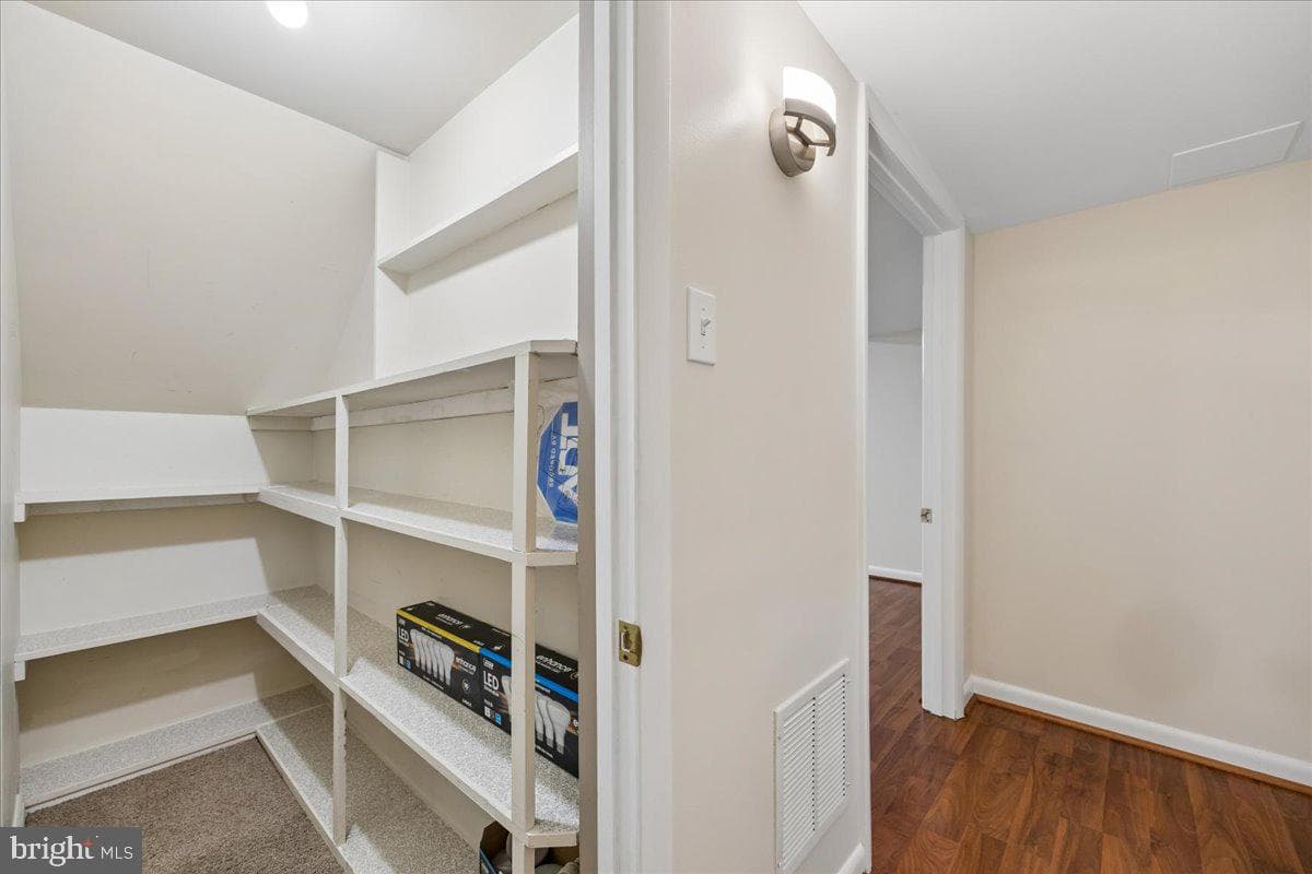 11315 Gainsborough Road photo 66