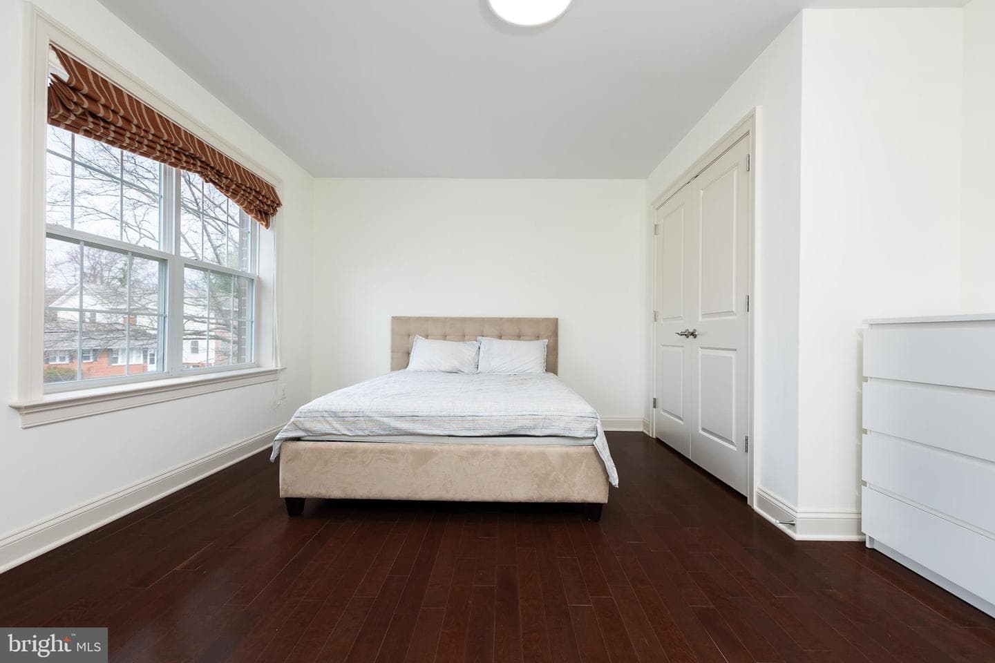 215 N Van Buren Street photo 114