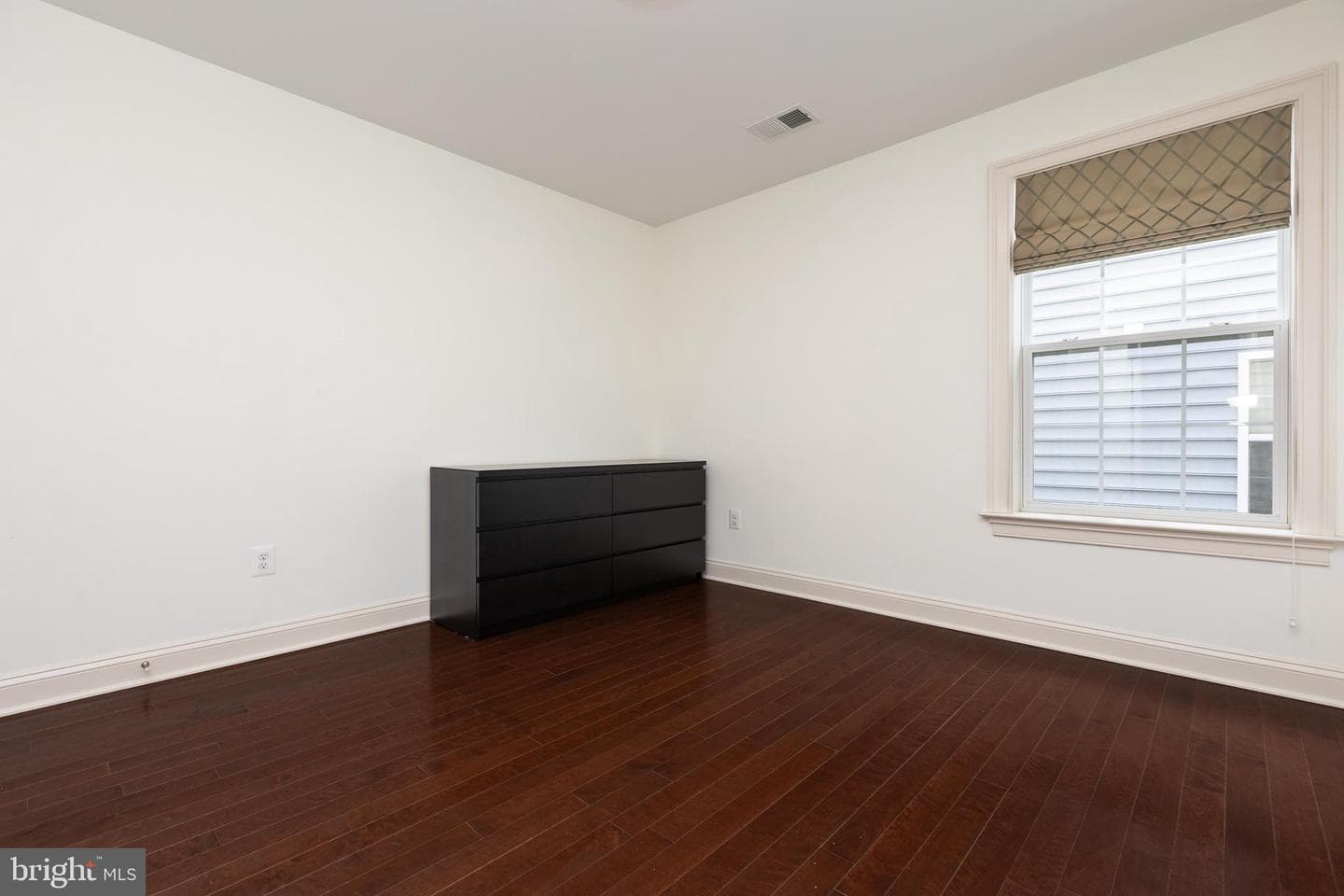 215 N Van Buren Street photo 120