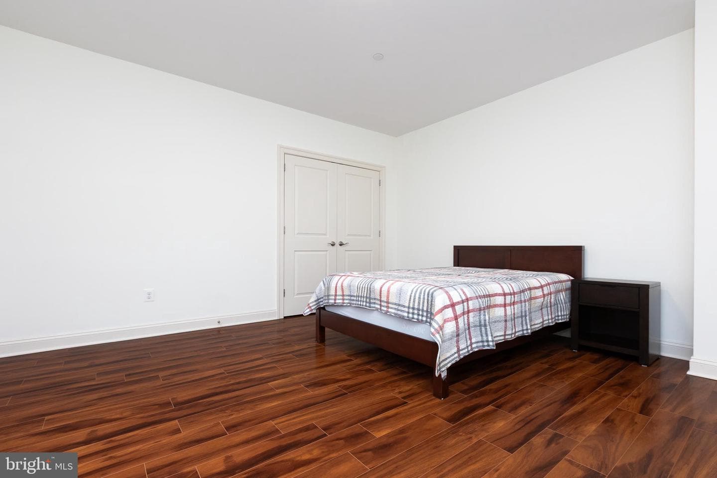 215 N Van Buren Street photo 135
