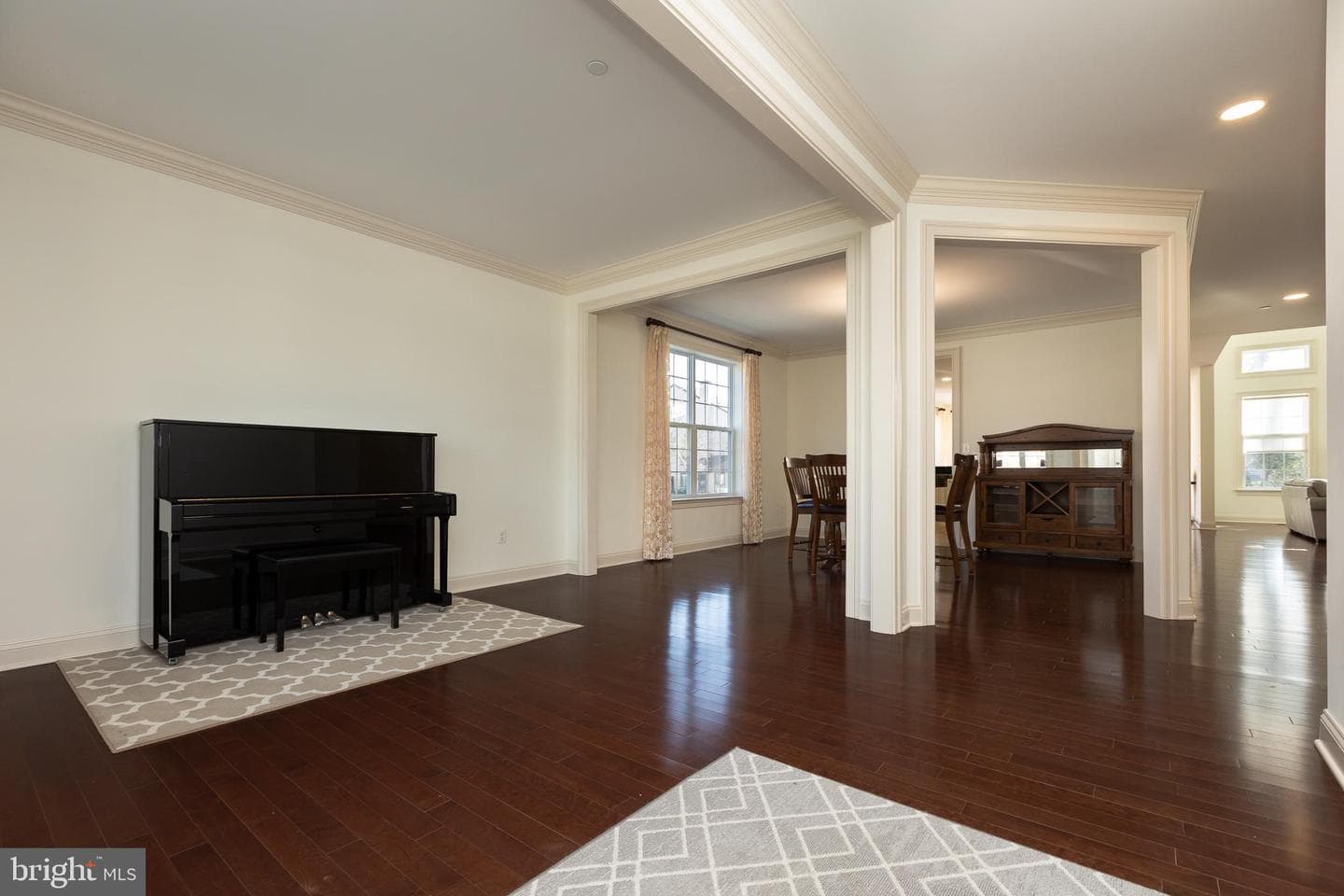 215 N Van Buren Street photo 38