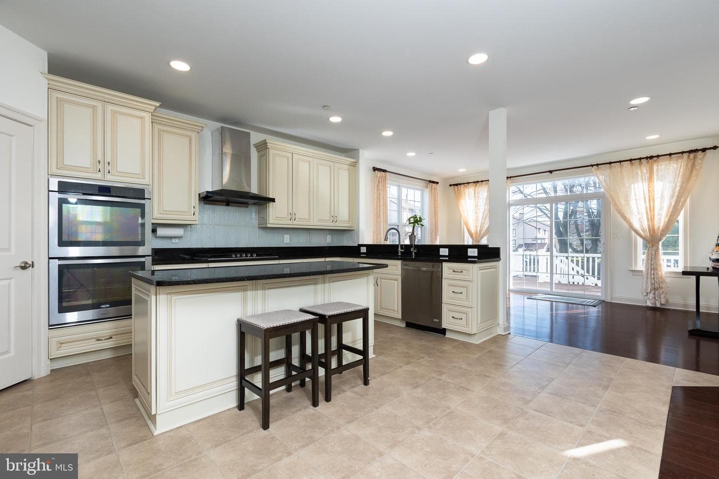 215 N Van Buren Street photo 52