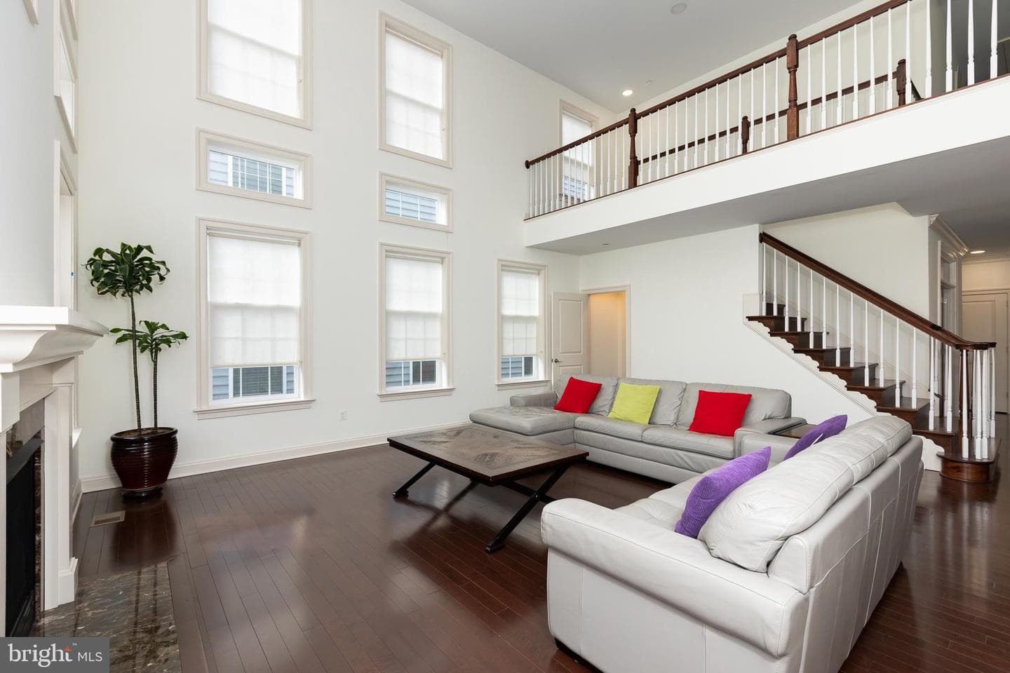 215 N Van Buren Street photo 81