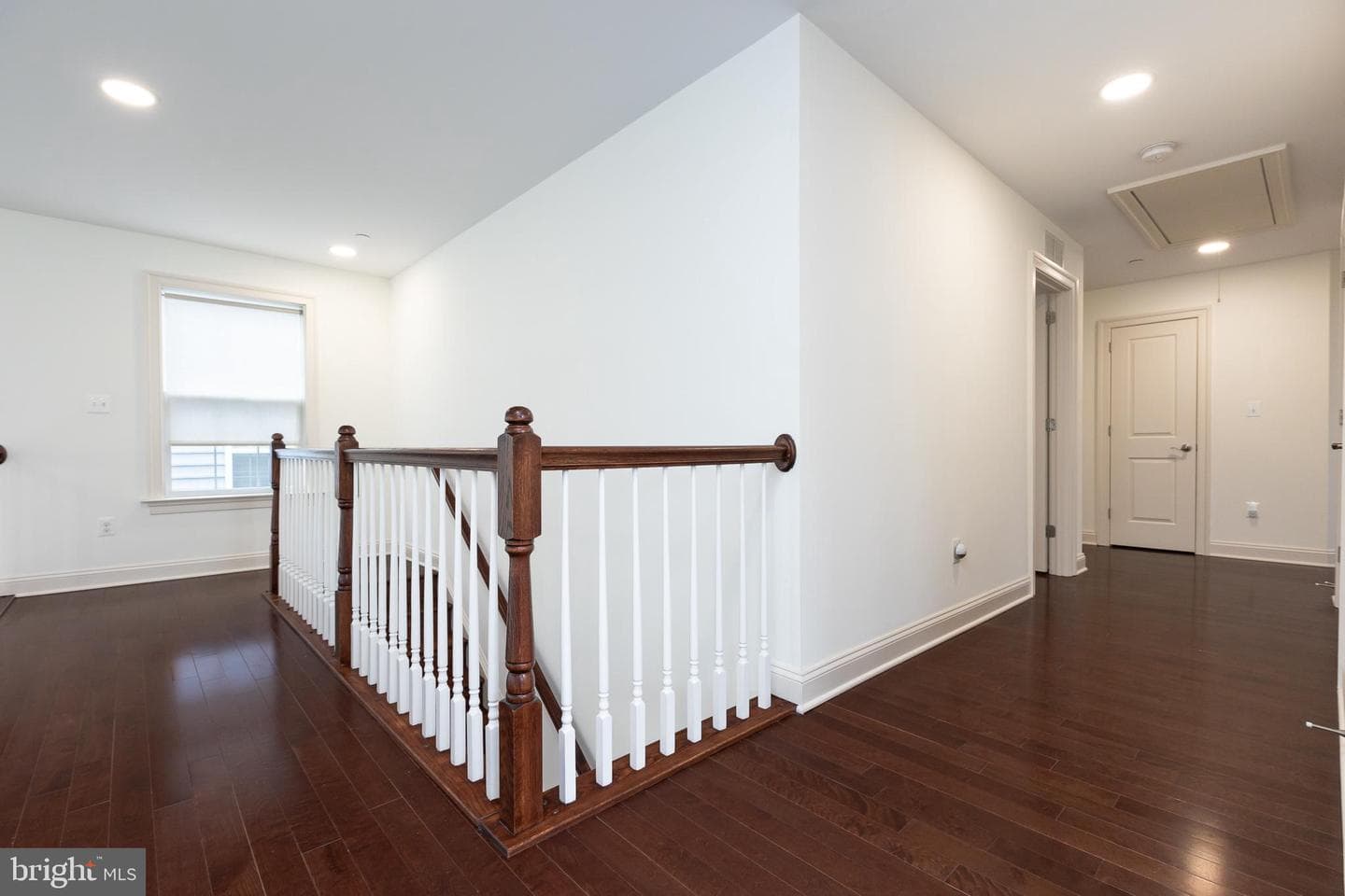 215 N Van Buren Street photo 97