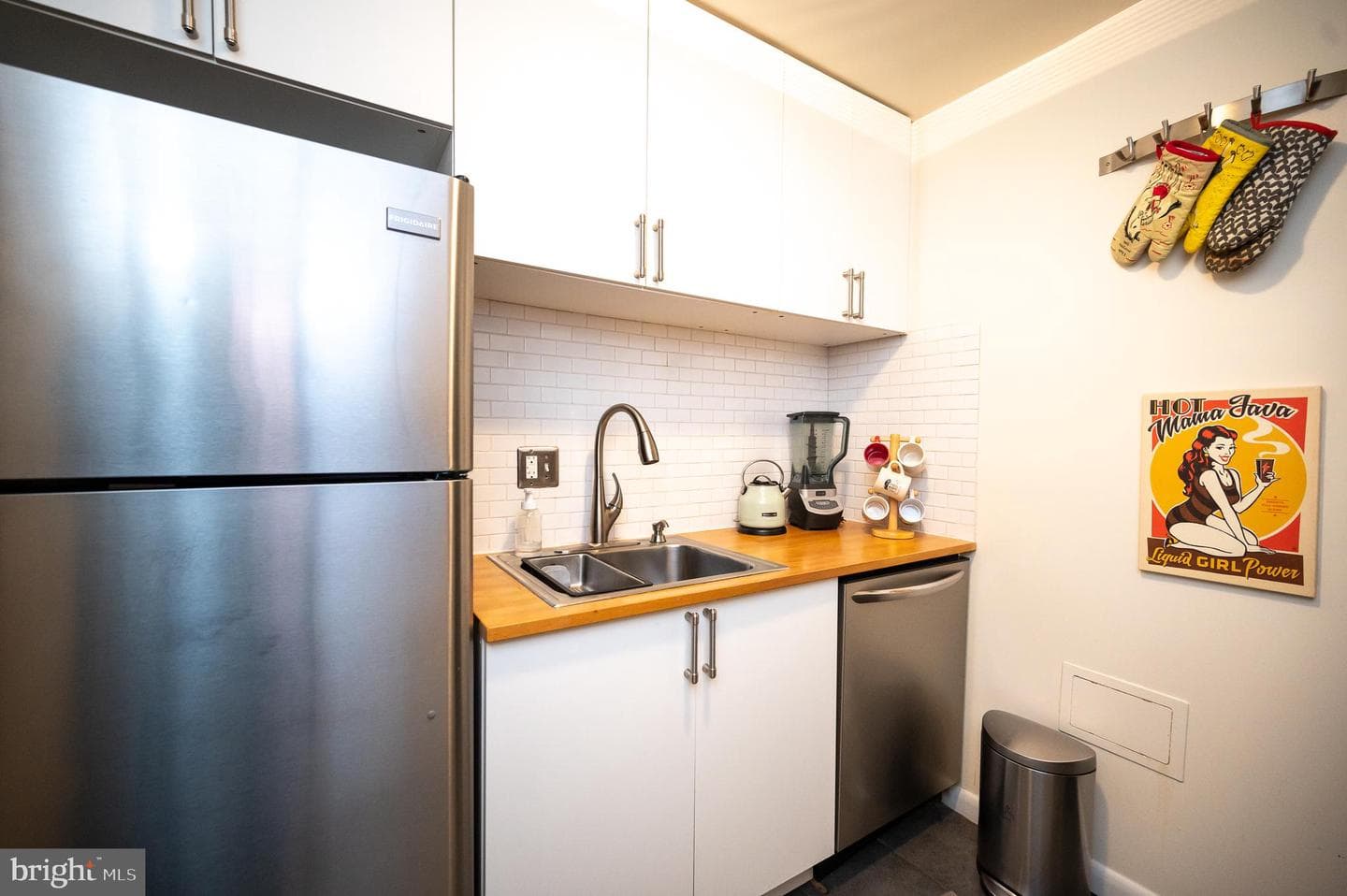 7611 Maple Avenue #503 photo 12