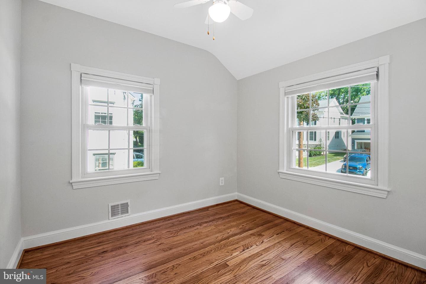 5310 Mckinley Street photo 23