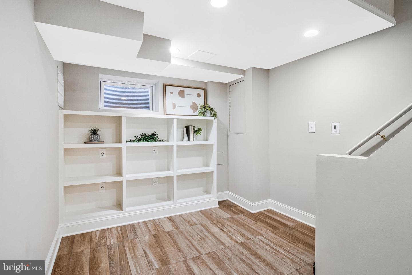 5310 Mckinley Street photo 32