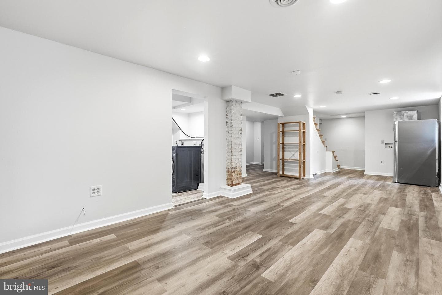 901 Davis Avenue photo 46