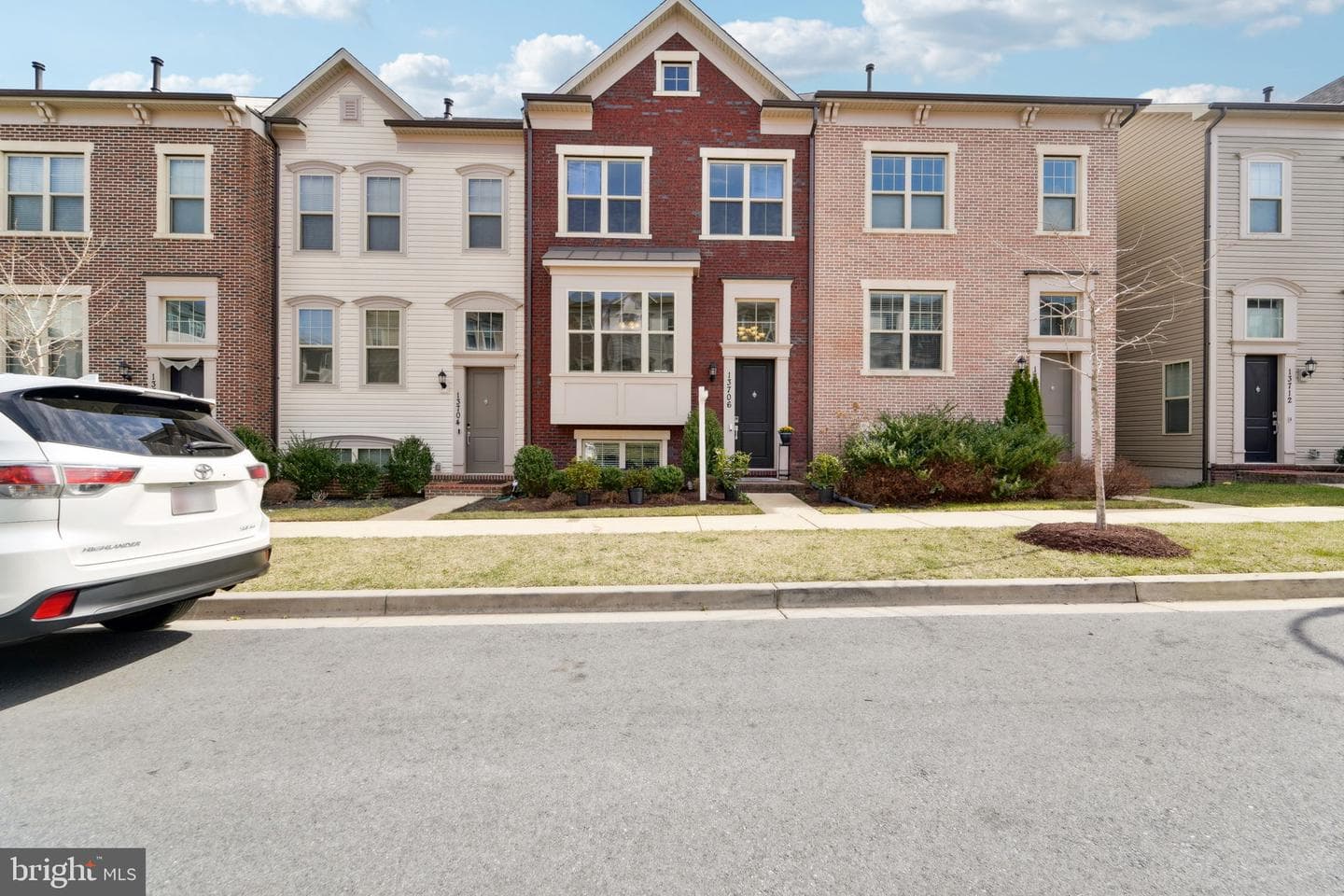 13706 Petrel Street photo 32