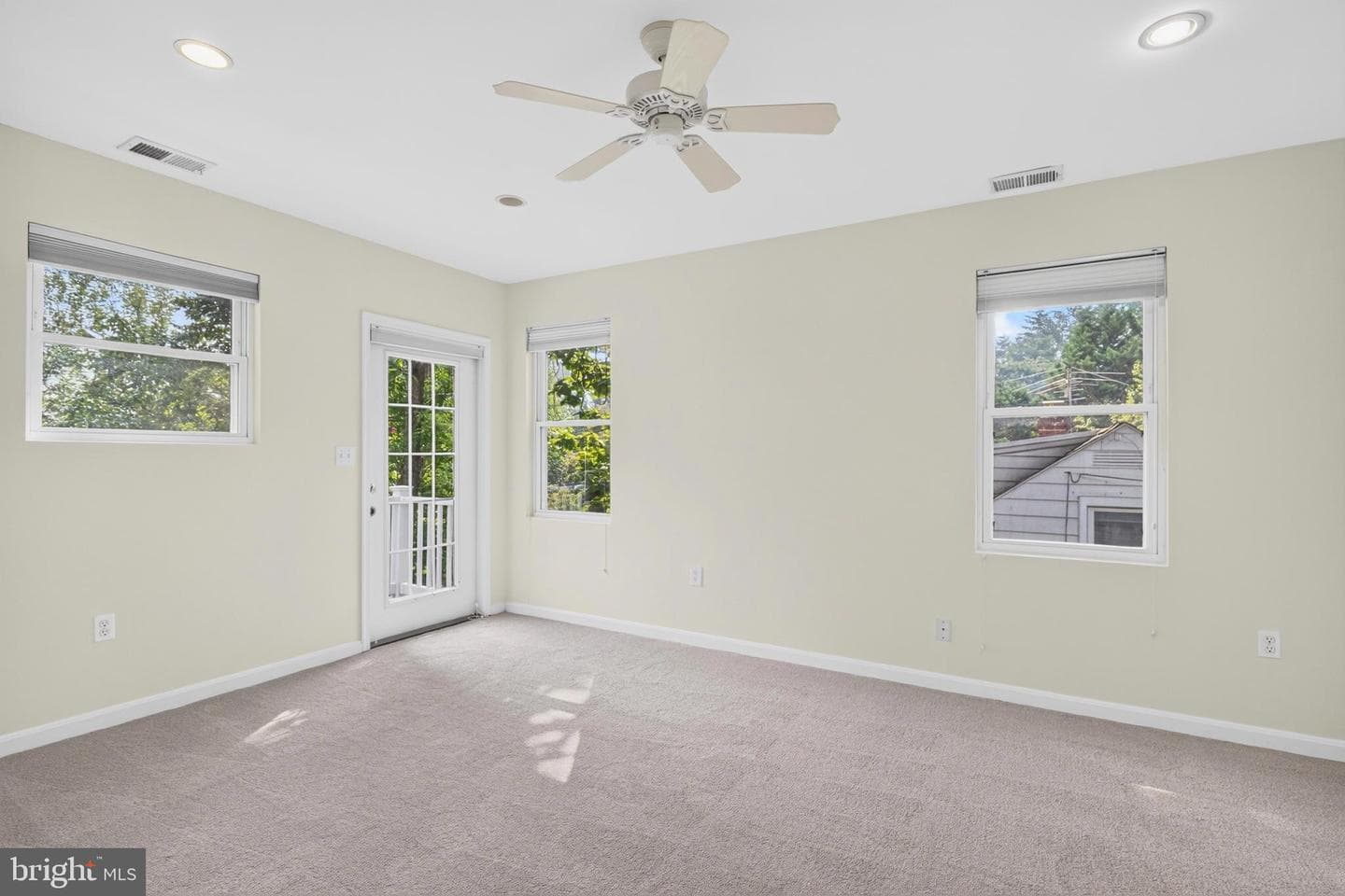 910 Wade Avenue photo 17