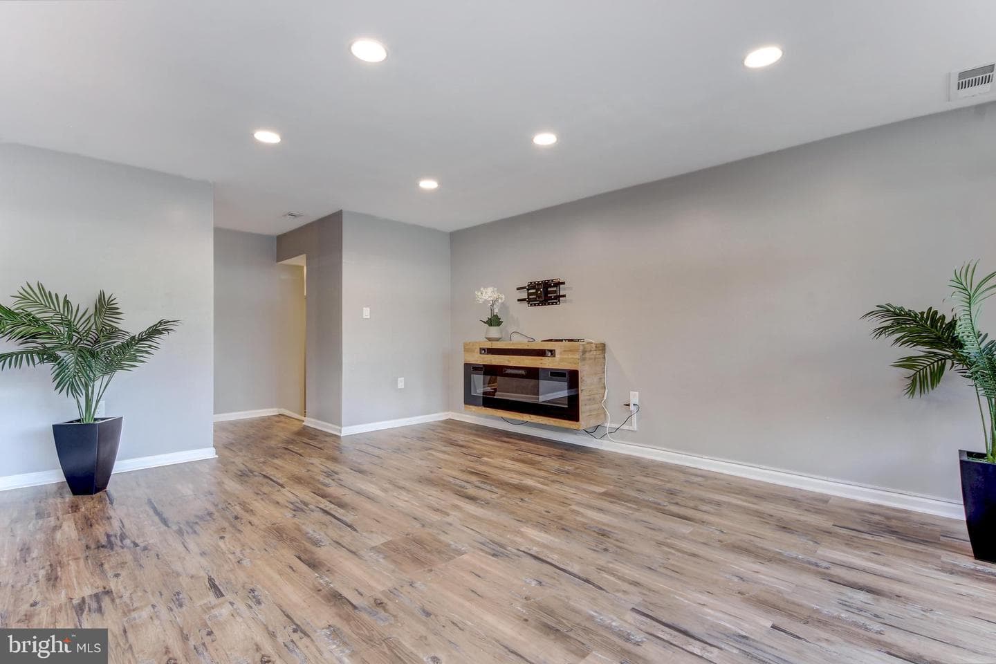 18714 Walkers Choice Road #18714 photo 3