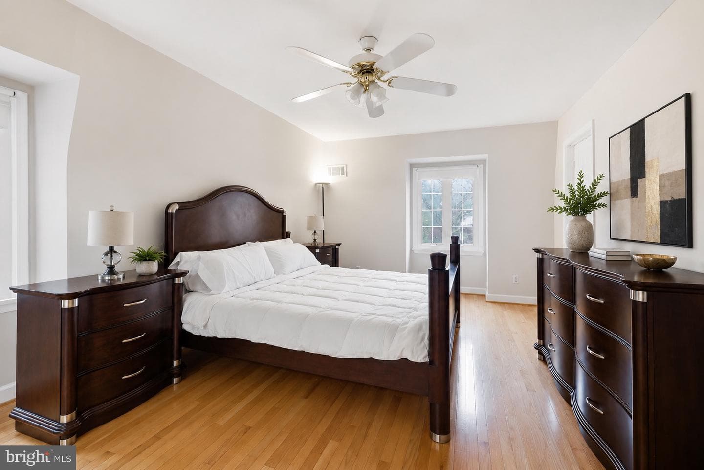 3800 Queen Mary Drive photo 22