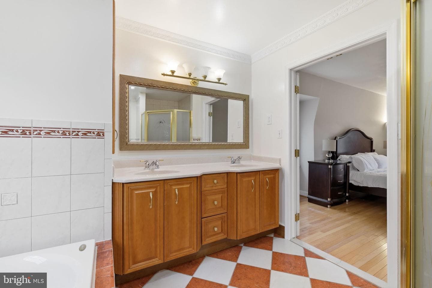3800 Queen Mary Drive photo 26