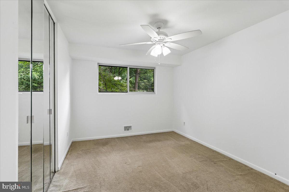 10518 Weymouth Street #102 photo 17