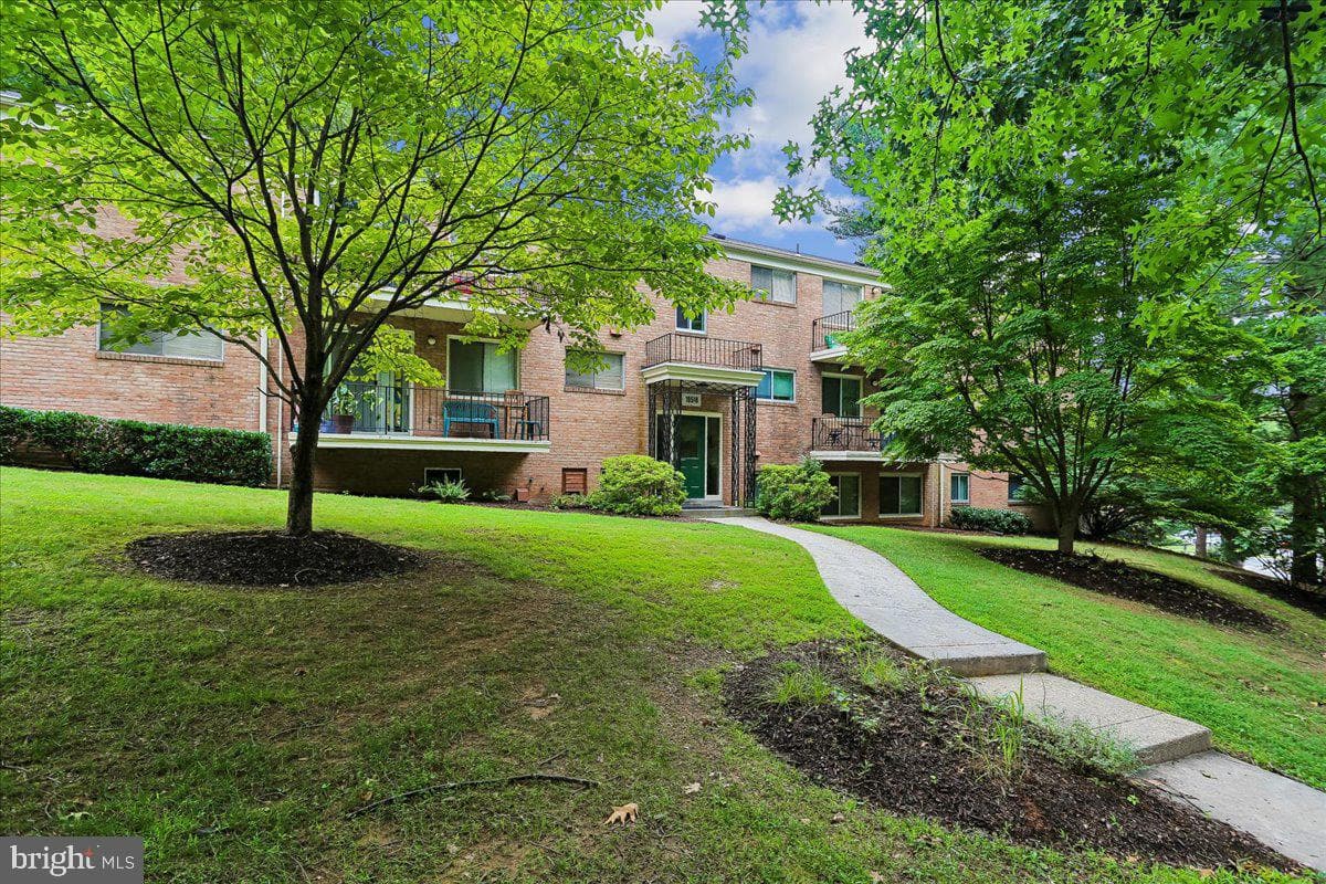 10518 Weymouth Street #102, Bethesda