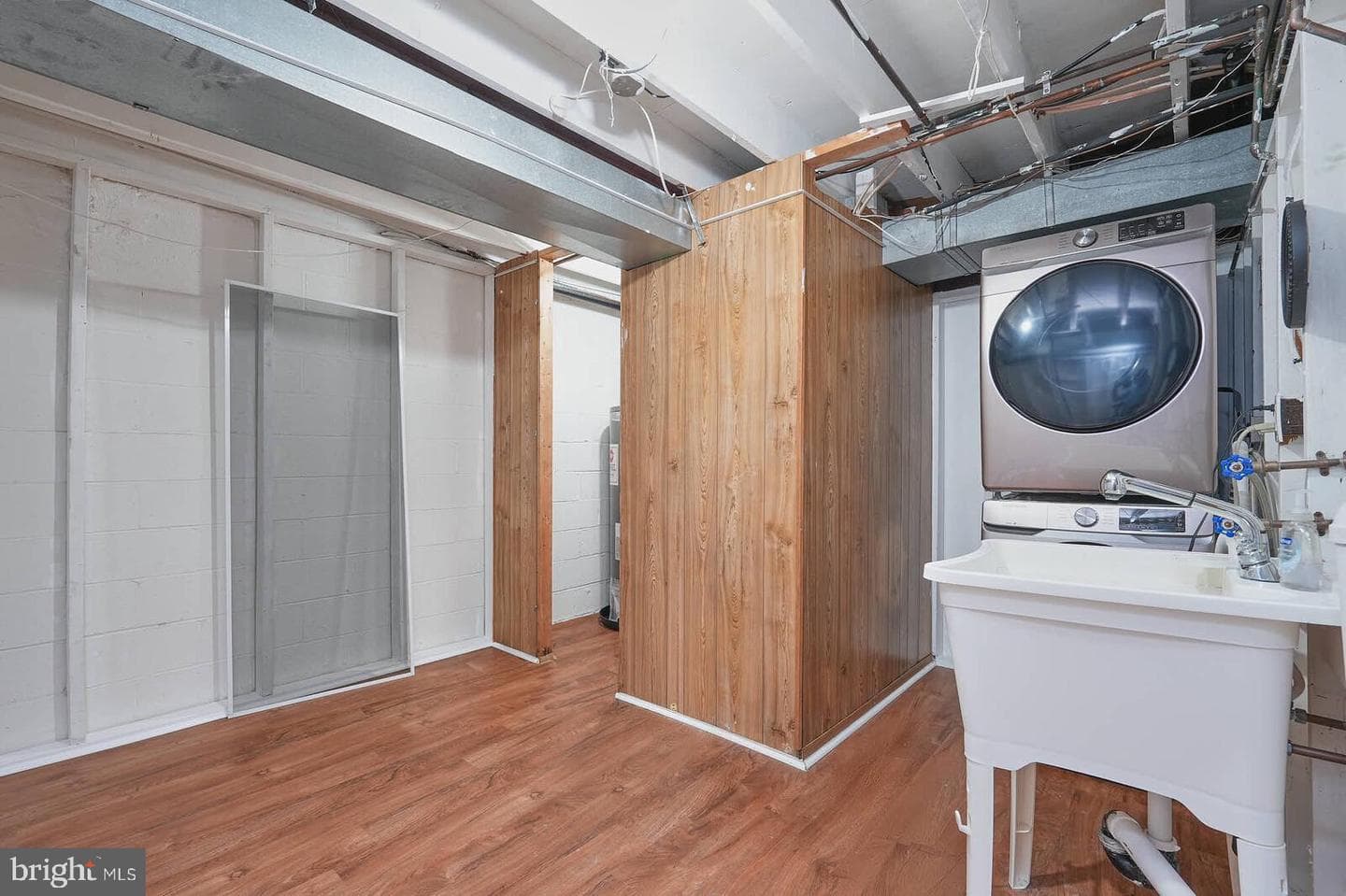 214 Pender Place photo 27