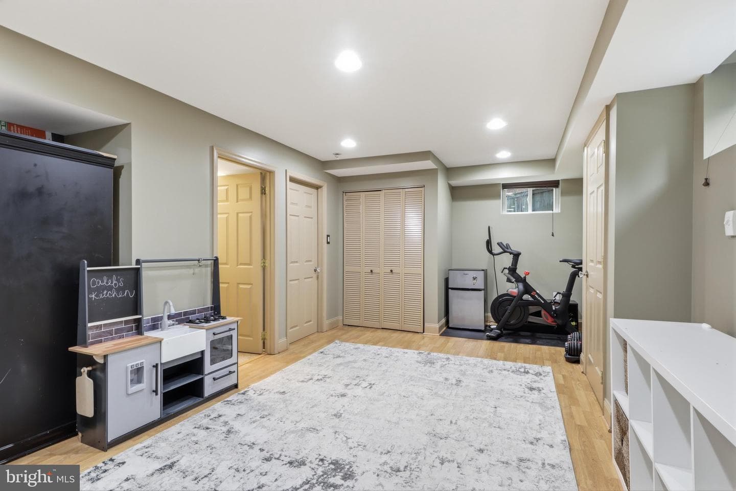 10211 Sutherland Road photo 14