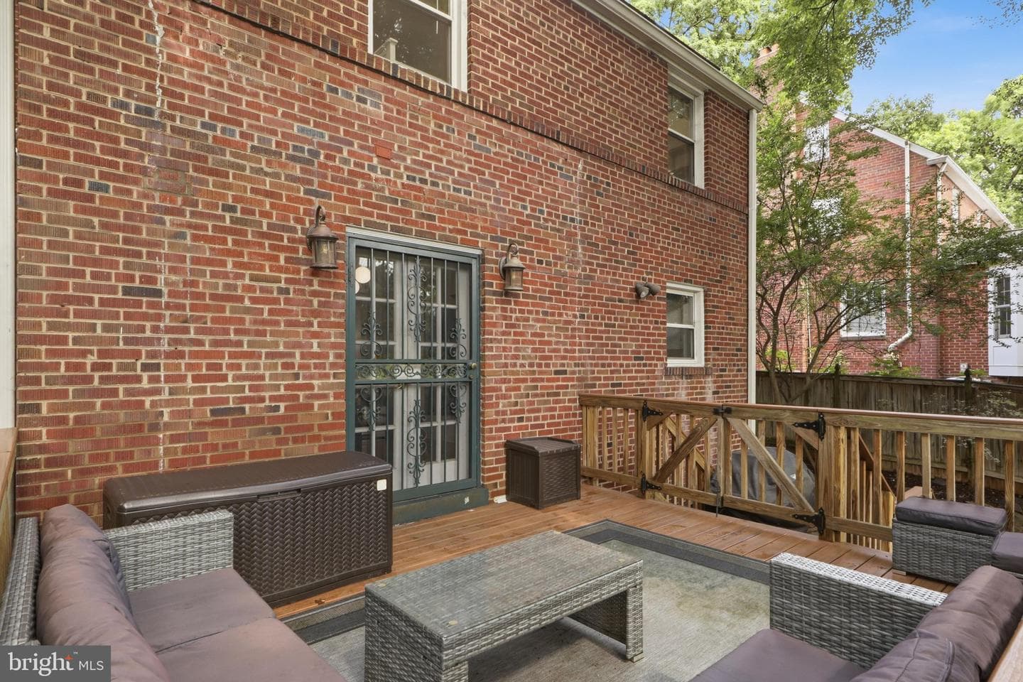 10211 Sutherland Road photo 27