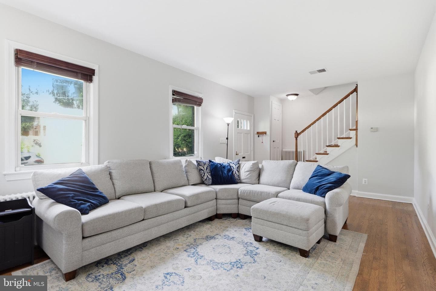 10211 Sutherland Road photo 3