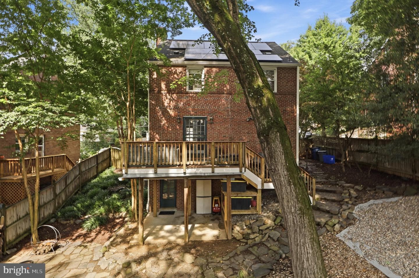 10211 Sutherland Road photo 30