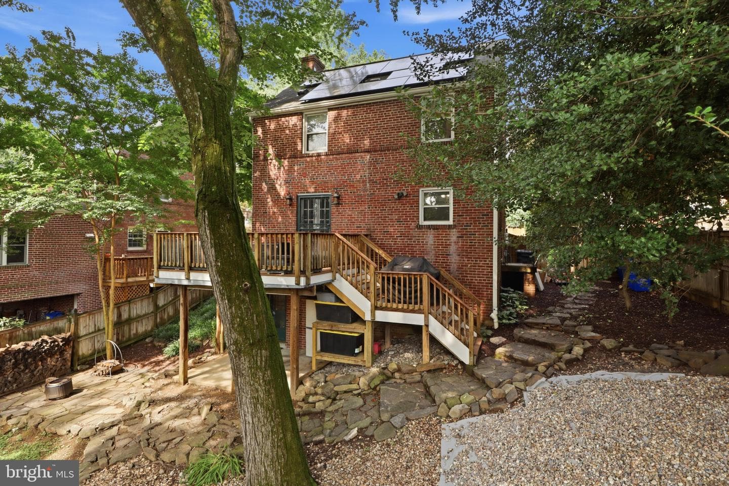 10211 Sutherland Road photo 31