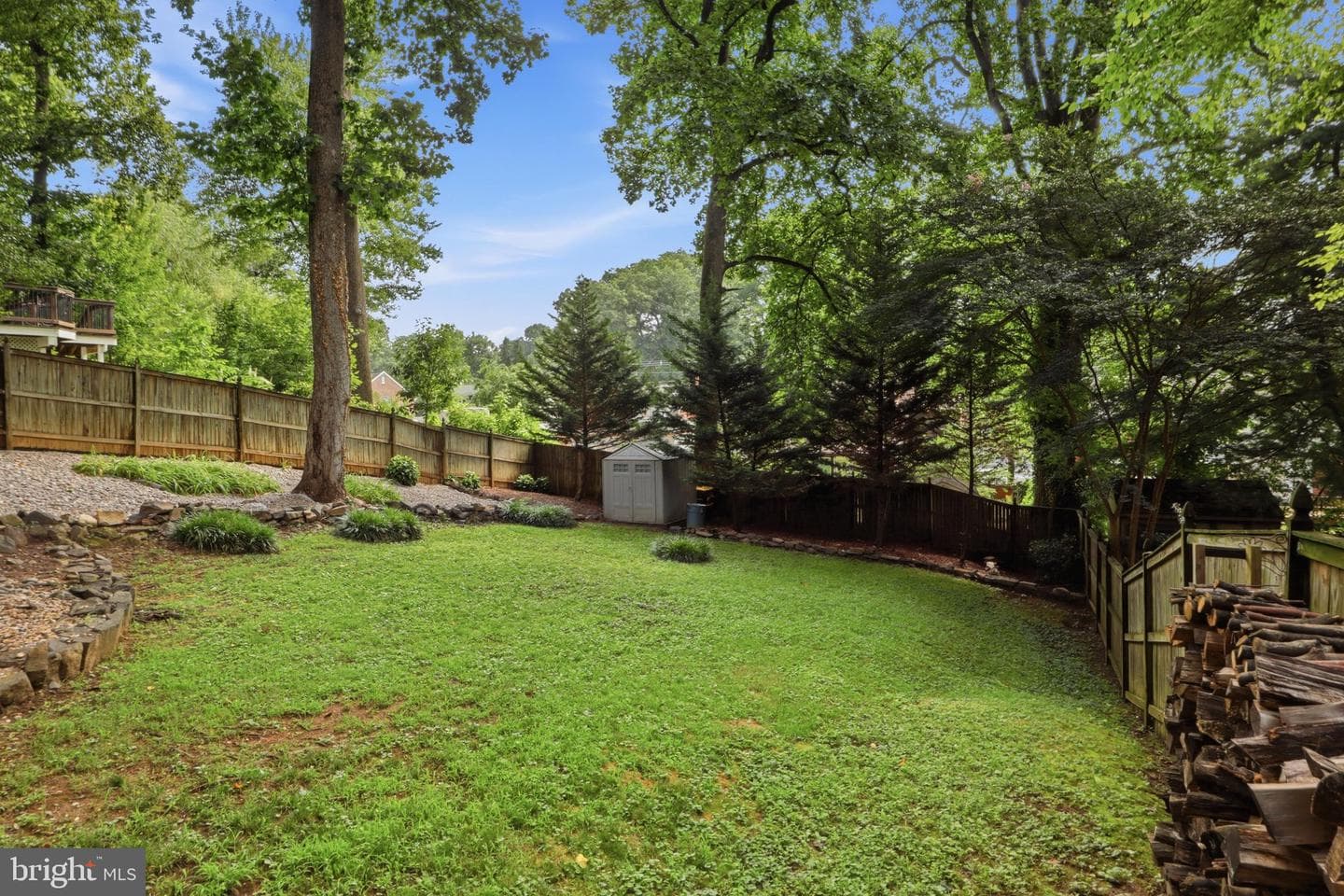 10211 Sutherland Road photo 33