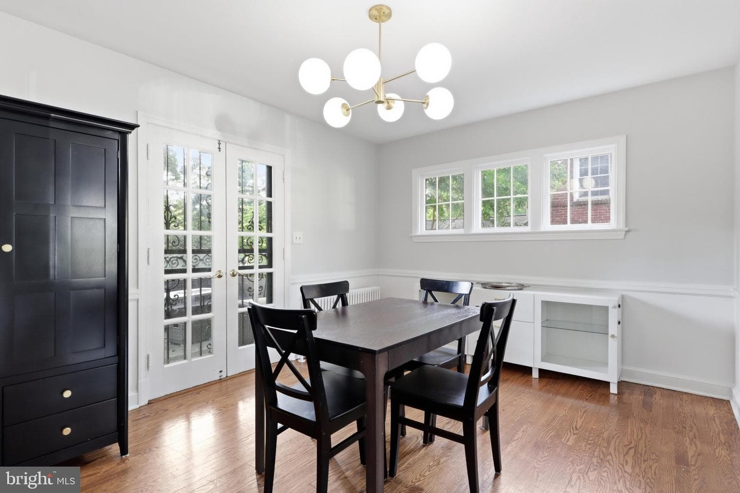 10211 Sutherland Road photo 6