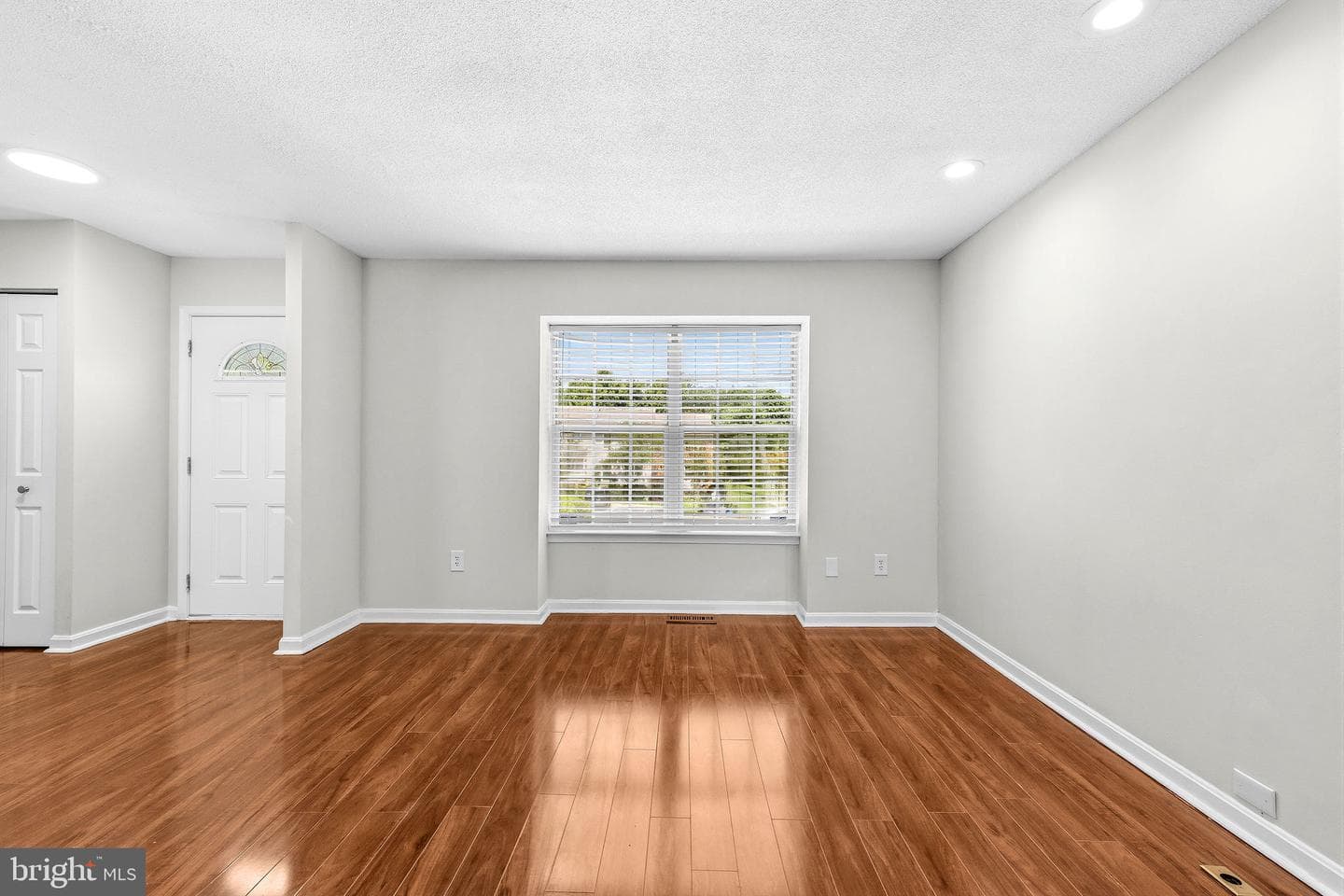 11404 Applegrath Way photo 4