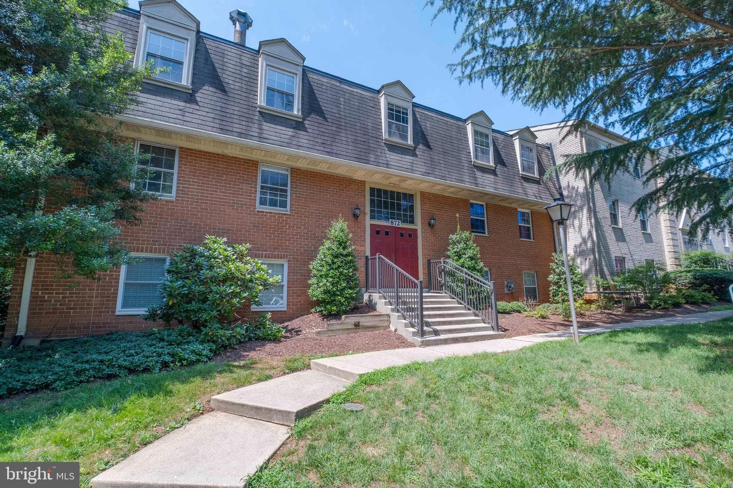 872 College Parkway #301, Rockville