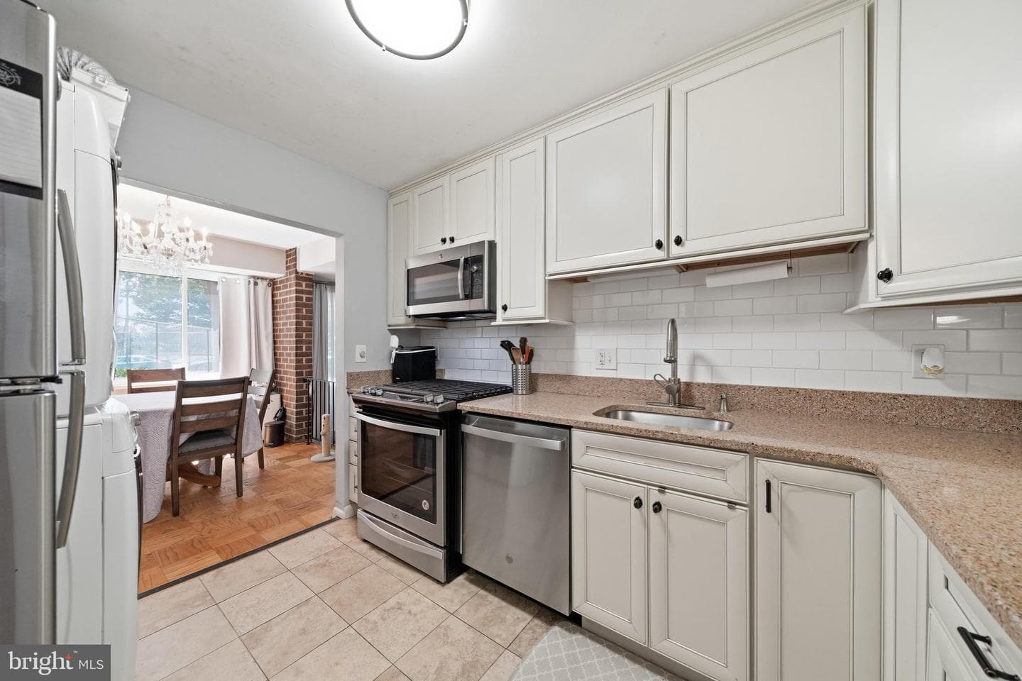 2105 Unit 15-103 Walsh View Terrace #15 photo 10