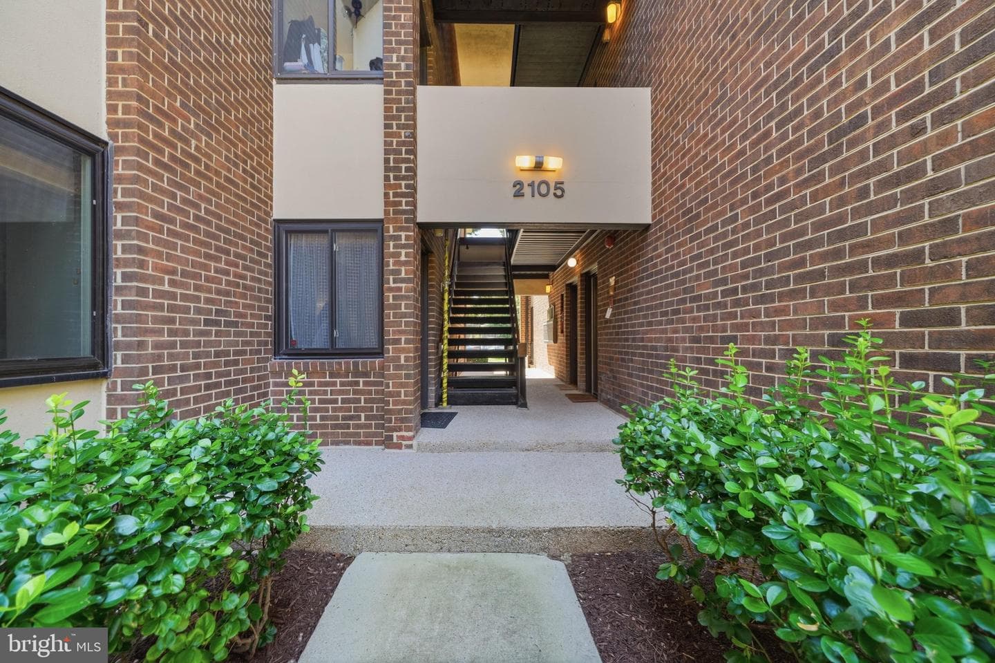 2105 Unit 15-103 Walsh View Terrace #15 photo 3